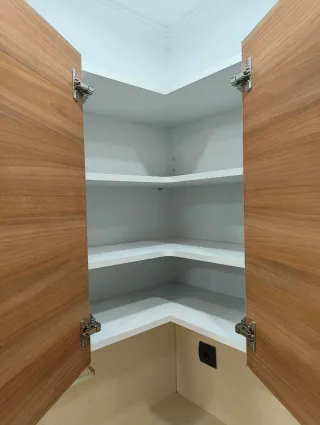 Mueble alto esquinero cocina madera y cristal