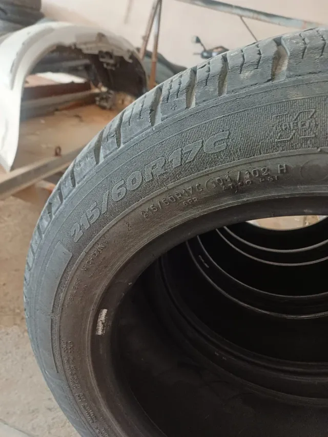 Neumáticos Michelin Agilis 215/60-17c