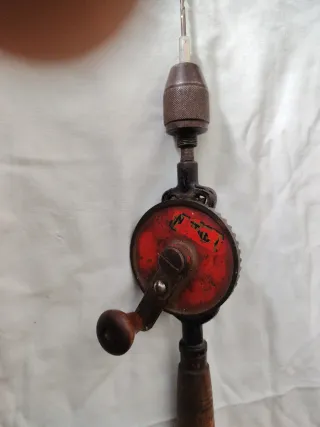 Taladro manual antiguo birbiqui