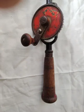Taladro manual antiguo birbiqui