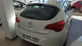 Opel Astra 2011