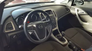 Opel Astra 2011
