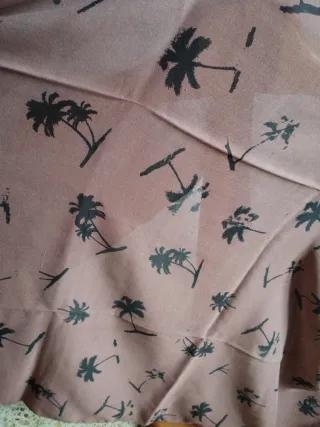 Pañuelo marrón estampado