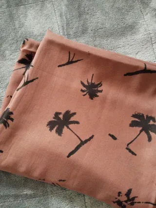 Pañuelo marrón estampado