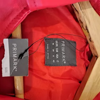 Cazadora polipiel roja tslla S Primark
