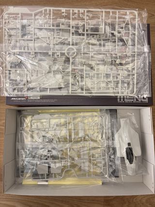 MENG McLaren MP4/4 1988 Senna 1/24