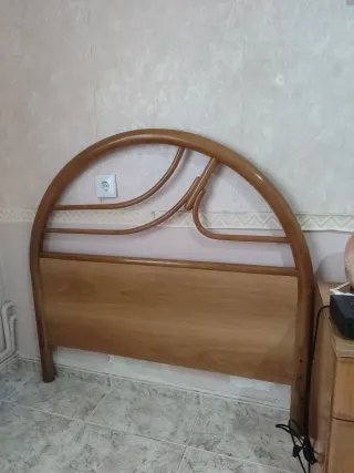 Cabezal de cama de madera