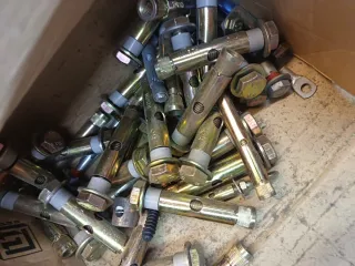 Lote tornillería y fijaciones WÜRTH- Liquidación