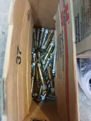 Lote tornillería y fijaciones WÜRTH- Liquidación