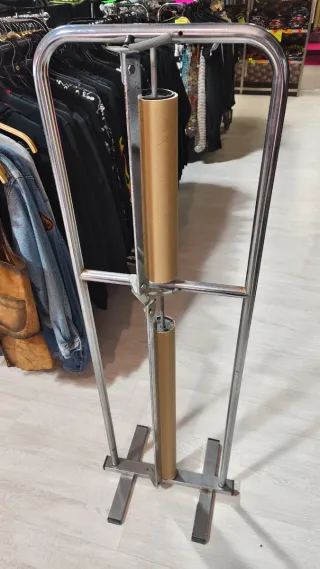 Portarrollos papel regalo tienda