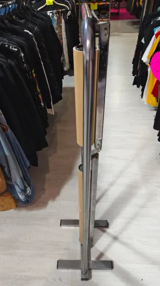 Portarrollos papel regalo tienda