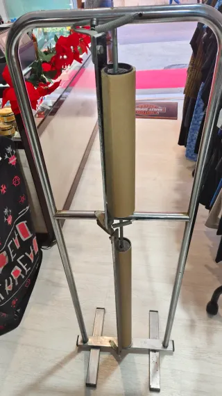 Portarrollos papel regalo tienda