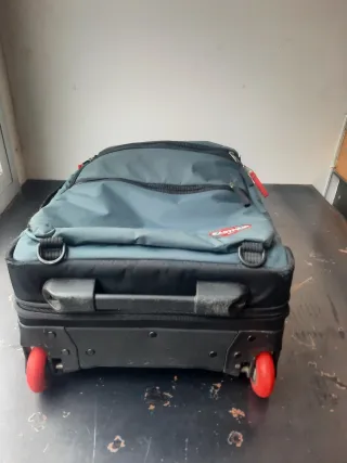 Maleta cabina Eastpak verde