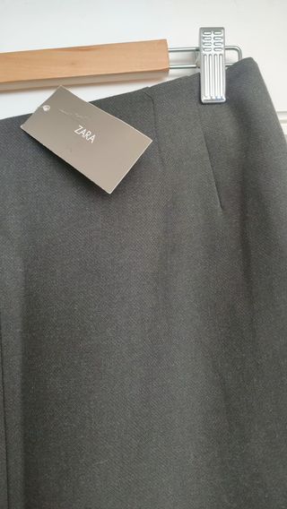 Falda Zara Verde Oliva Talla M