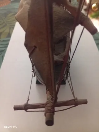 Maqueta de velero de madera