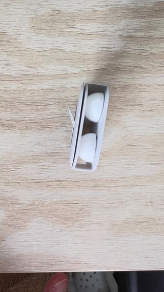 Caja AirPods Pro 2 con cable y recambios