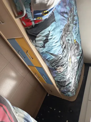 Mueble juvenil con cajones