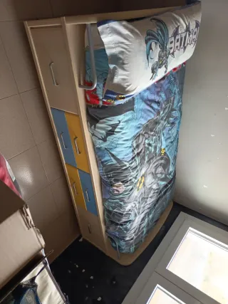 Mueble juvenil con cajones
