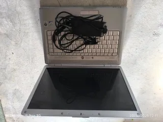 Varios ordenadores para repuestos