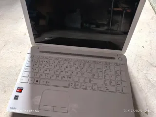 Varios ordenadores para repuestos