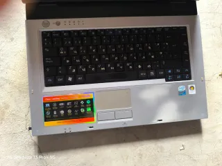 Varios ordenadores para repuestos