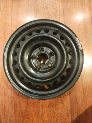 Llanta Nissan Townstar