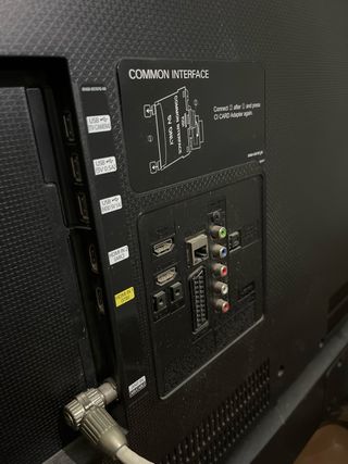 Televisor Samsung Negro y Plata