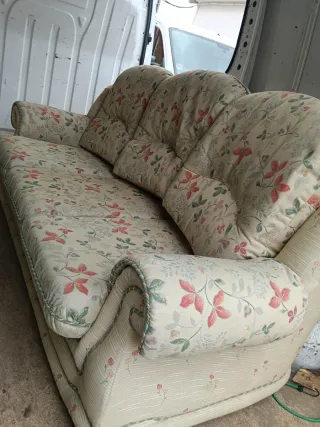 Sofá de 3 plazas con estampado floral