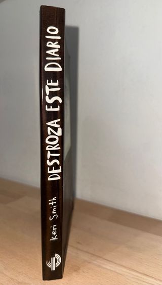 Destroza este diario – Keri Smith – Muy buen estad