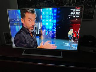 TV Sony 40 Smart TV plateada