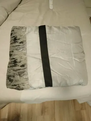 Edredón Conforter Gris y Plateado