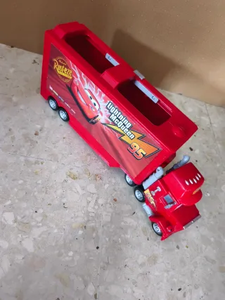 - Camión McQueen Cars Perfecto estado