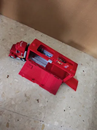 - Camión McQueen Cars Perfecto estado