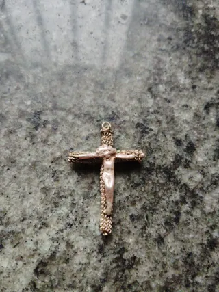 Colgante Crucifijo  3 cm