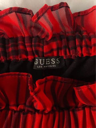 Crop top Guess cuadros rojo y negro