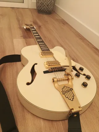 Guitarra Eléctrica Ibanez Blanca + funda.