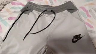 Pantalón Nike Tech Fleece Jogger Gris