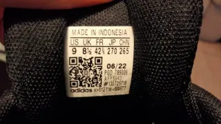 Zapatillas Adidas Negras y Blancas Nuevas