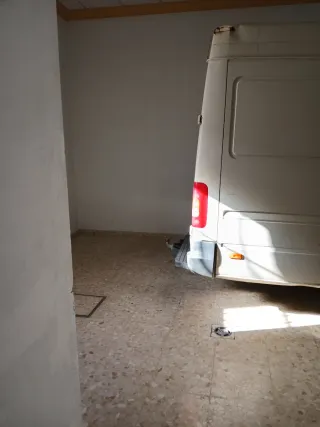 Local para alquilar, buen acceso, iluminación ok