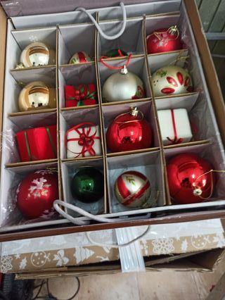 Adornos Navideños y Árbol