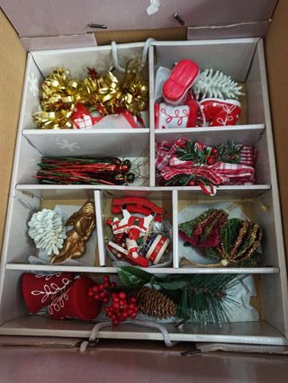 Adornos Navideños y Árbol