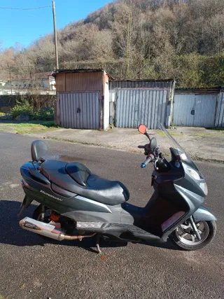 Suzuki Burgman 125