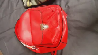 Lote 2 Bolsos: Rojo y Camuflaje