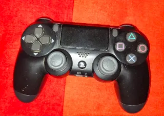 PS4 Fat 500GB + 2 Controller + Batteria