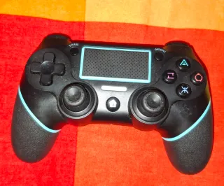 PS4 Fat 500GB + 2 Controller + Batteria