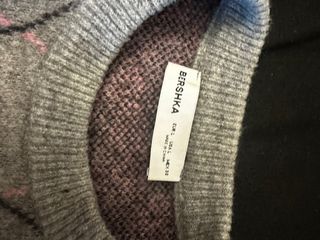 Ropa de mujer: 2 faldas y 1 jersey