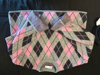 Ropa de mujer: 2 faldas y 1 jersey