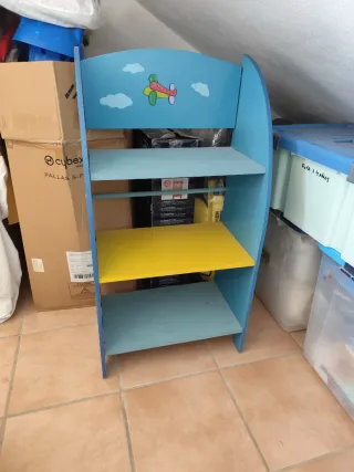 Perchero infantil estantería