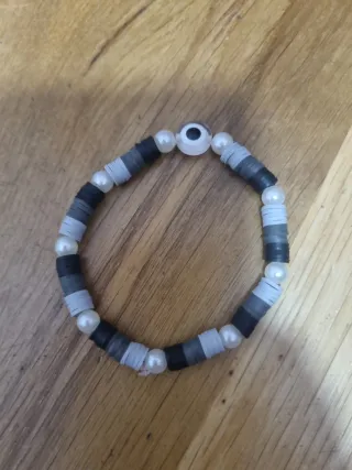 Pulsera con ojo y perlas