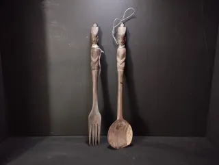 Set posate legno intagliato